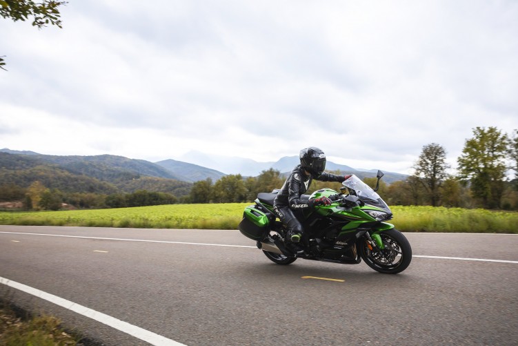 Kawasaki Ninja 1100 SX w zlozeniu